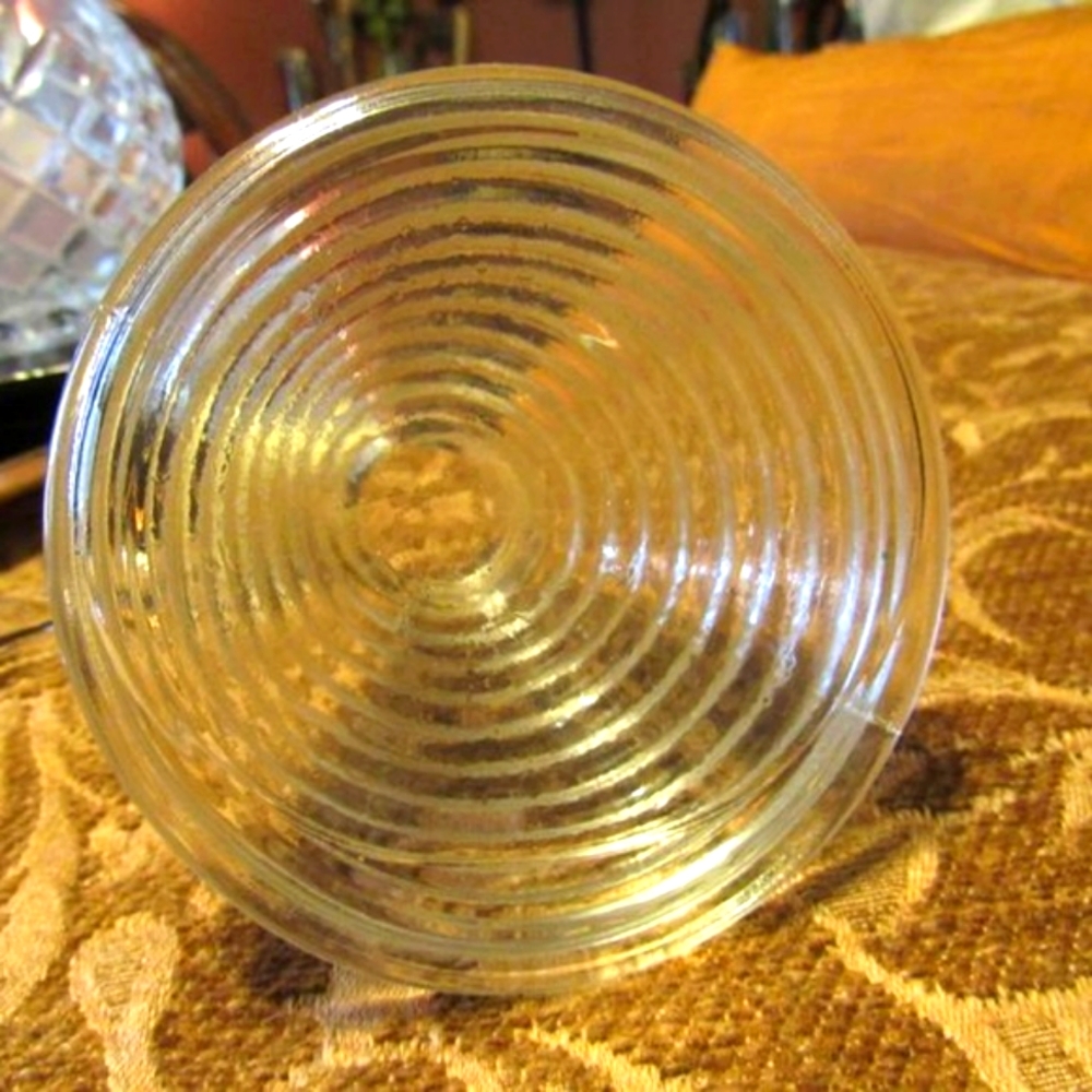 🔸🌷🔸Lovely Vtg Glass Pyramid Spiral Perfume Bottle & Cream Silk Tassel Accent - Picture 8 of 8